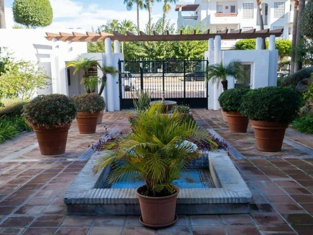 2 makuuhuone Huoneisto vuokrattavana paikassa New Golden Mile mukana uima-altaan 
autotalli - 2 500 € (Ref: 9570357)