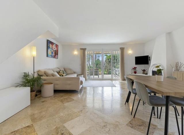 3 Zimmer Doppelhaus zu verkaufen in Atalaya-Isdabe, Estepona mit Pool Garage - 480.000 € (Ref: 9570358)