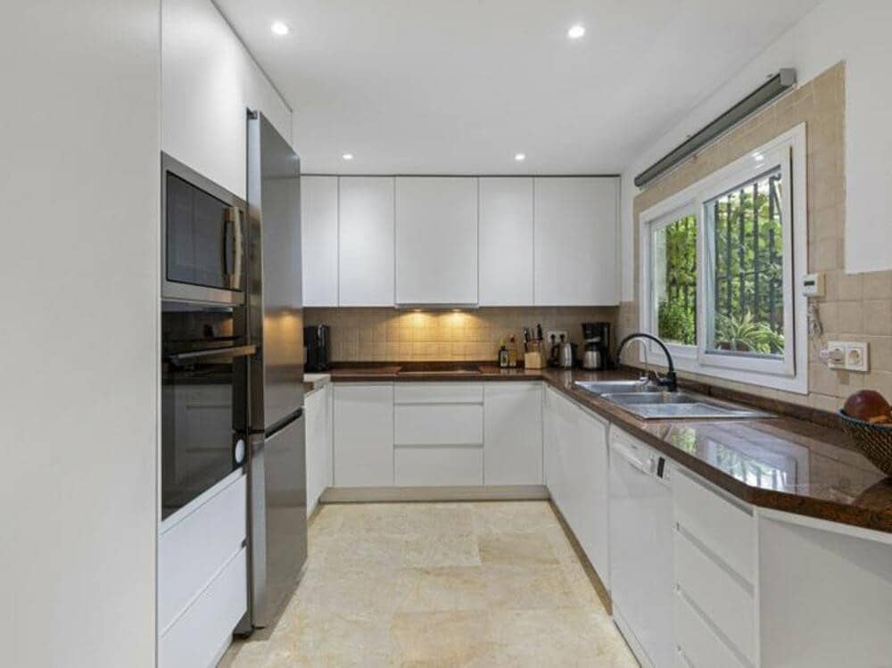 3 soveværelse Semi-Rækkehus til salg i Atalaya-Isdabe med swimmingpool garage - € 480.000 (Ref: 9570358)