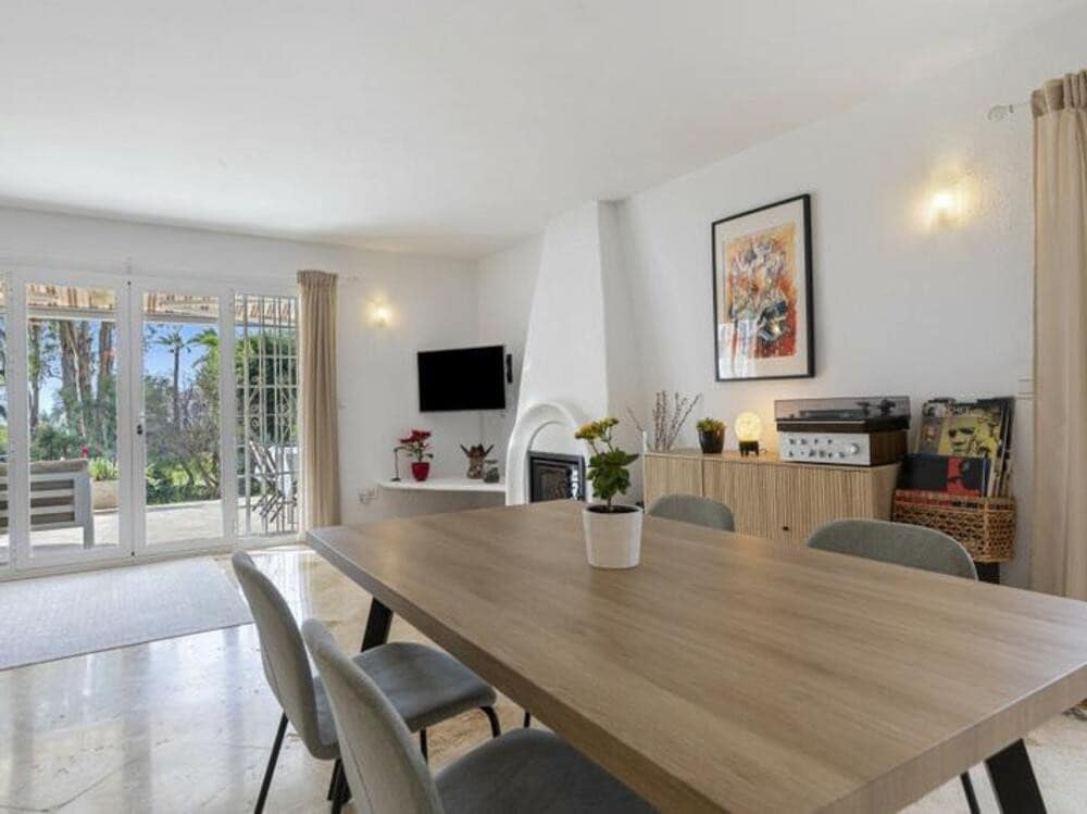 3 soveværelse Semi-Rækkehus til salg i Atalaya-Isdabe med swimmingpool garage - € 480.000 (Ref: 9570358)