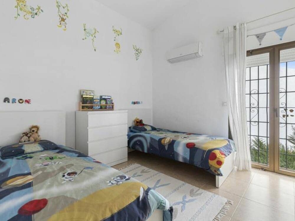 3 soveværelse Semi-Rækkehus til salg i Atalaya-Isdabe med swimmingpool garage - € 480.000 (Ref: 9570358)