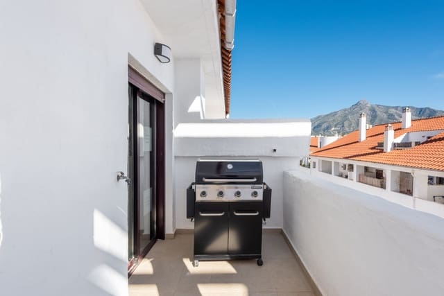 3 soveværelse Lejlighed til salg i Nueva Andalucía Centro, Marbella med swimmingpool garage - € 675.000 (Ref: 9570359)