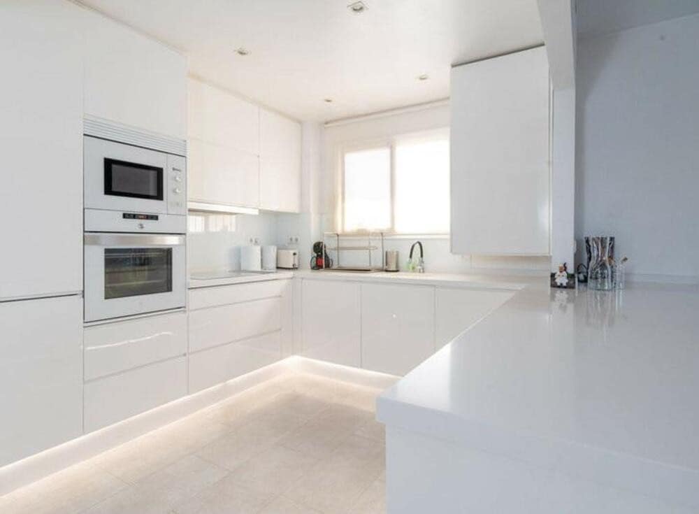 2 sypialnia Apartament na sprzedaż w Marbella z basenem garażem - 330 000 € (Ref: 9573686)