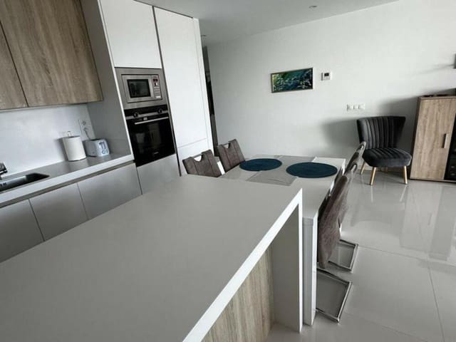 2 sovrum Lägenhet att hyra i La Alquería, Estepona med pool garage - 2 900 € (Ref: 9573687)