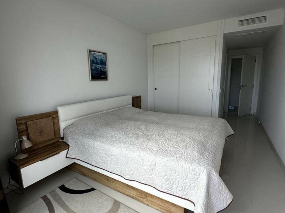 2 sovrum Lägenhet att hyra i Estepona med pool garage - 2 900 € (Ref: 9573687)