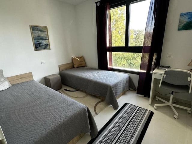 2 sovrum Lägenhet att hyra i La Alquería, Estepona med pool garage - 2 900 € (Ref: 9573687)