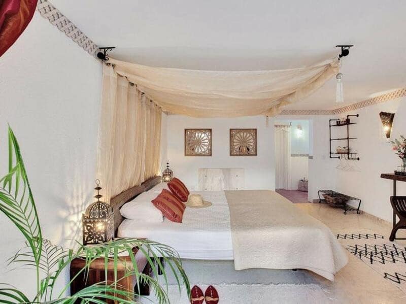 Villa/Maison de 6 chambres à louer à Marbella avec piscine garage - 7 500 € (Ref: 9581382)