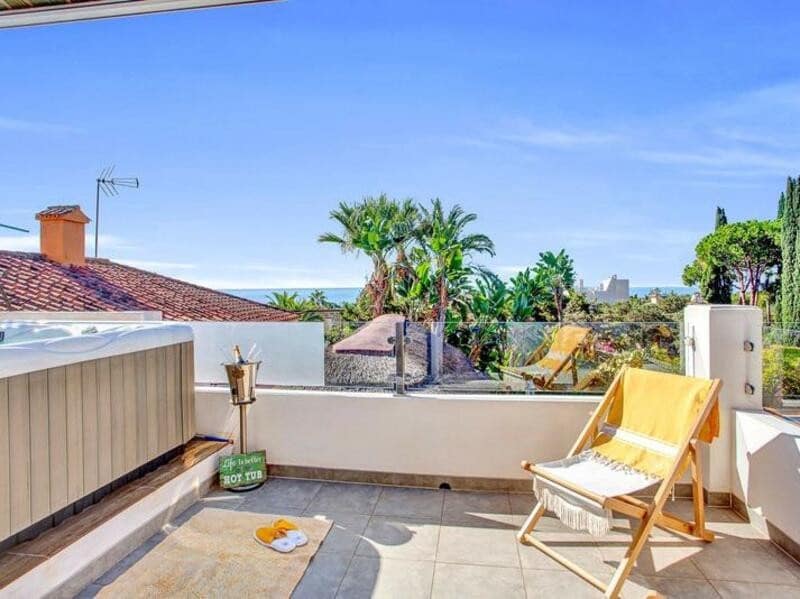 Villa/Maison de 6 chambres à louer à Marbella avec piscine garage - 7 500 € (Ref: 9581382)