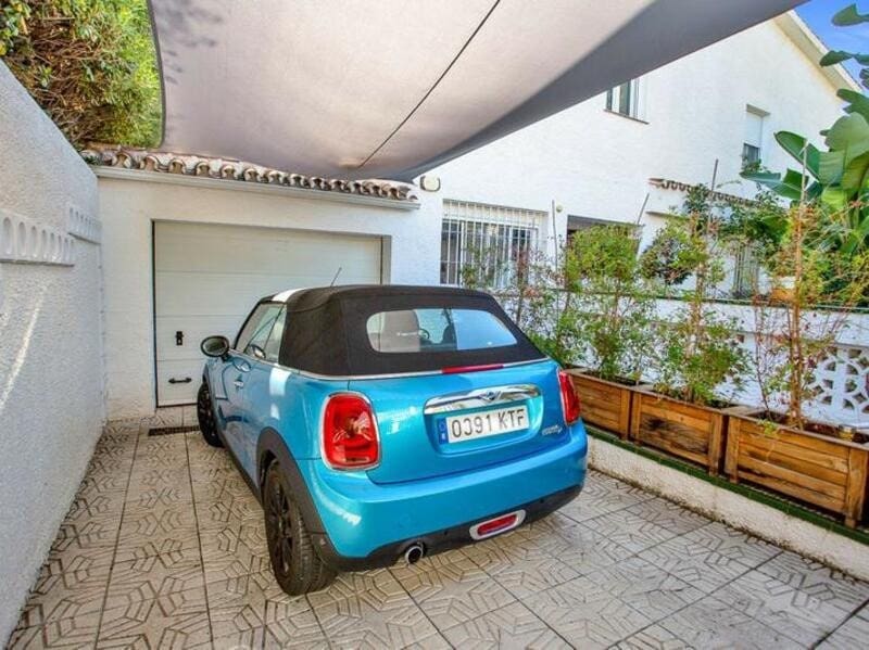 Villa/Maison de 6 chambres à louer à Marbella avec piscine garage - 7 500 € (Ref: 9581382)