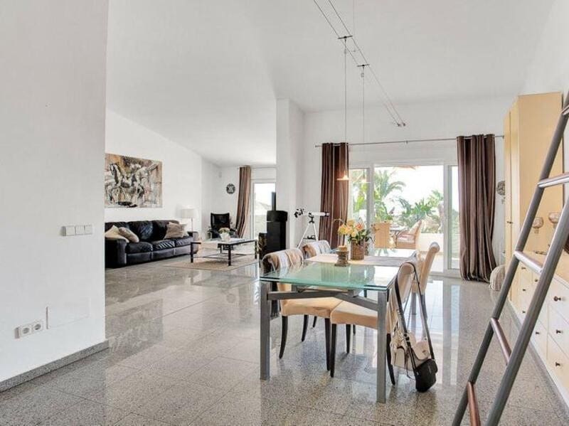 Villa/Maison de 6 chambres à louer à Marbella avec piscine garage - 7 500 € (Ref: 9581382)