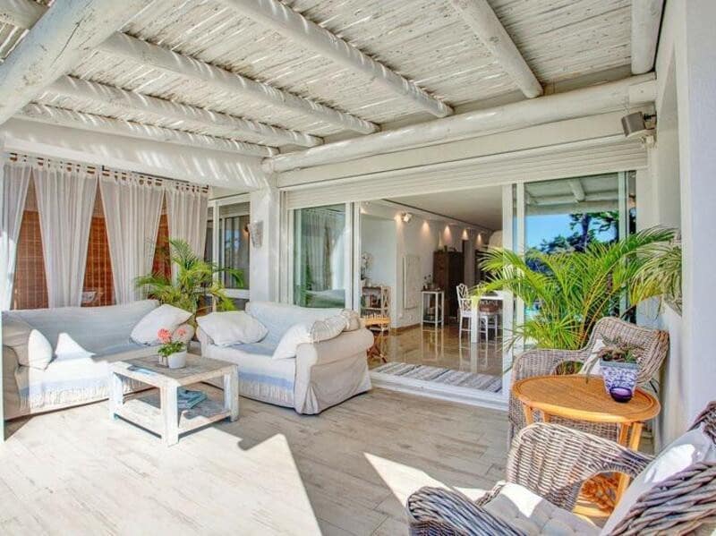 Villa/Maison de 6 chambres à louer à Marbella avec piscine garage - 7 500 € (Ref: 9581382)