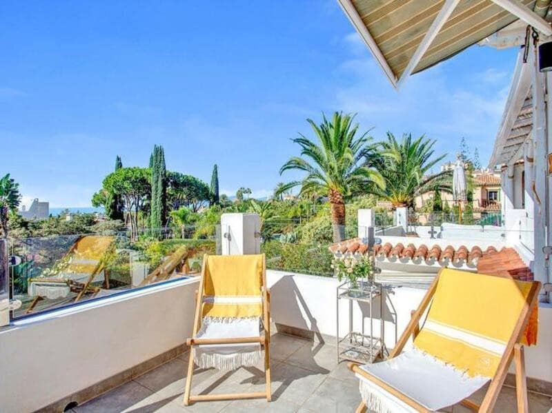 Villa/Maison de 6 chambres à louer à Marbella avec piscine garage - 7 500 € (Ref: 9581382)