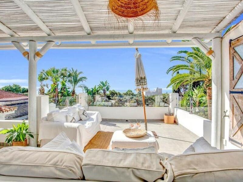 Villa/Maison de 6 chambres à louer à Marbella avec piscine garage - 7 500 € (Ref: 9581382)