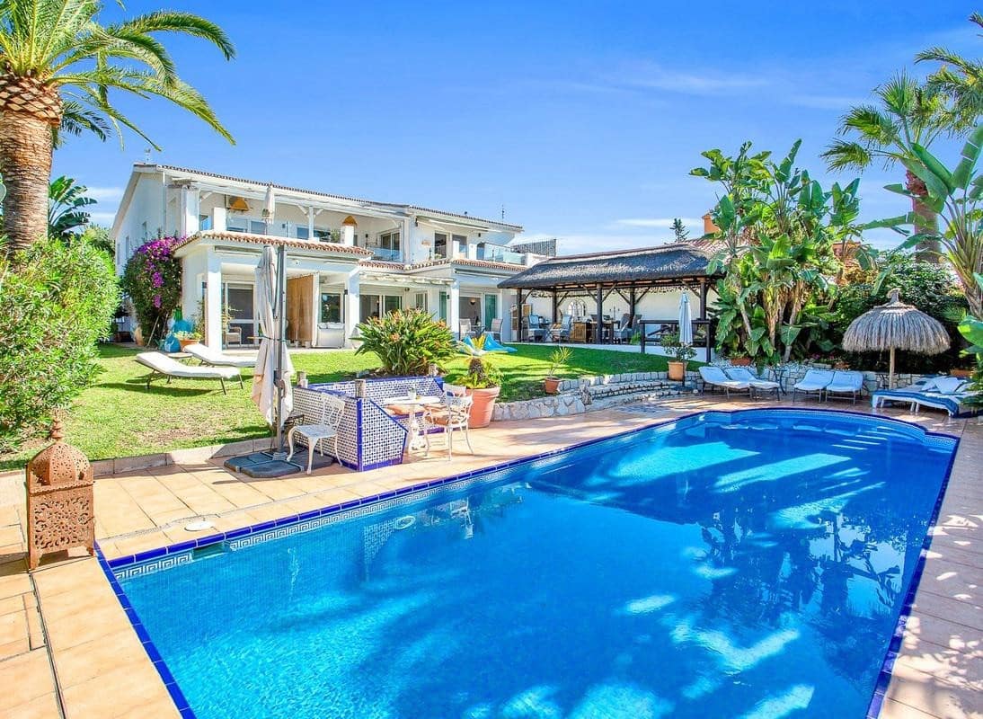 Villa/Maison de 6 chambres à louer à Marbella avec piscine garage - 7 500 € (Ref: 9581382)