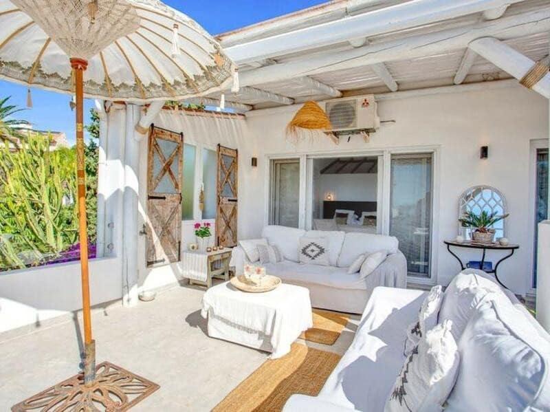 6 bedroom Villa for rent in Marbella with pool garage - € 7,500 (Ref: 9581382)