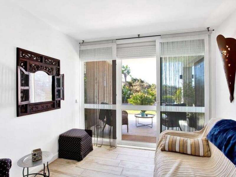 6 bedroom Villa for rent in Marbella with pool garage - € 7,500 (Ref: 9581382)
