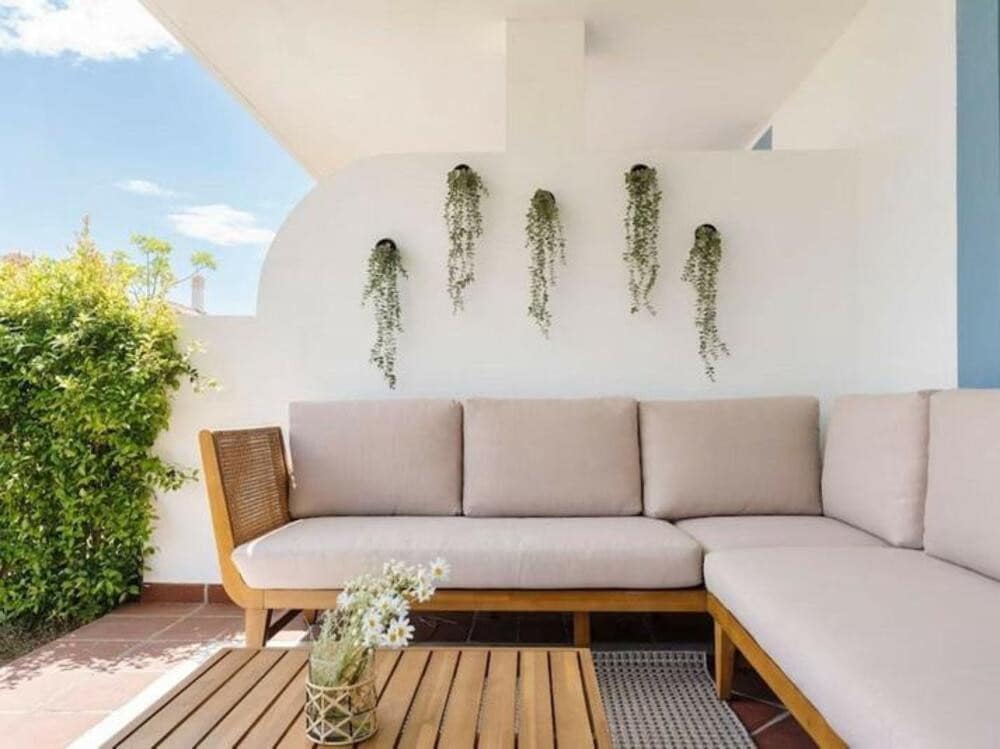 3 quarto Apartamento para arrendar em Benahavis com piscina garagem - 3 500 € (Ref: 9581383)