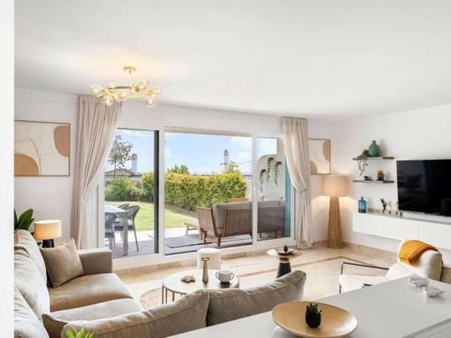 3 quarto Apartamento para arrendar em El Paraíso, Benahavís com piscina garagem - 3 500 € (Ref: 9581383)