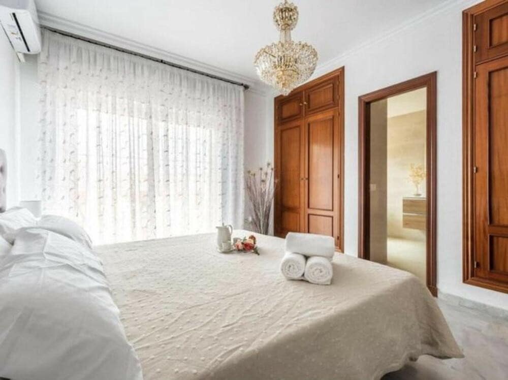 4 slaapkamer Villa te huur in Marbella met zwembad garage - € 3.200 (Ref: 9585246)