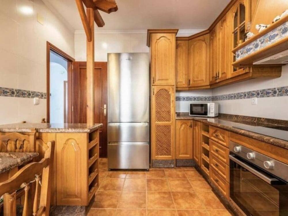 4 slaapkamer Villa te huur in Marbella met zwembad garage - € 3.200 (Ref: 9585246)