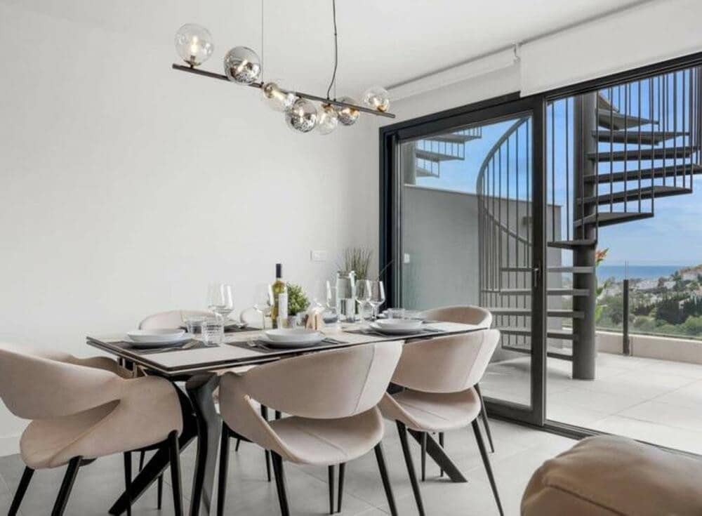 3 makuuhuone Kattohuoneisto vuokrattavana paikassa Estepona mukana uima-altaan 
autotalli - 2 800 € (Ref: 9590585)