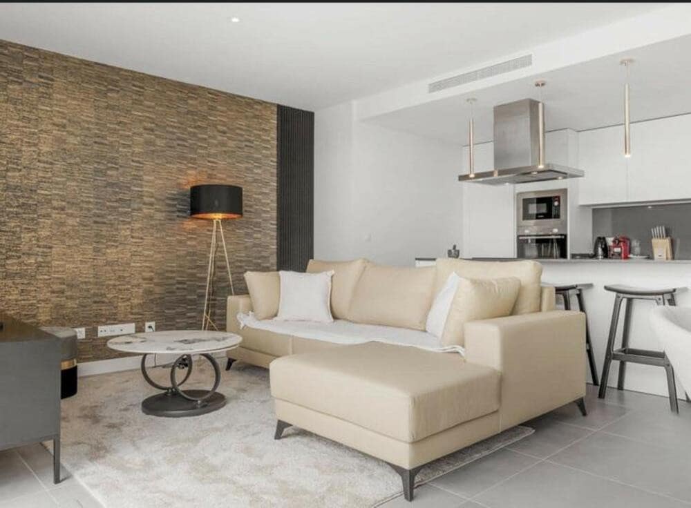 3 makuuhuone Kattohuoneisto vuokrattavana paikassa Estepona mukana uima-altaan 
autotalli - 2 800 € (Ref: 9590585)