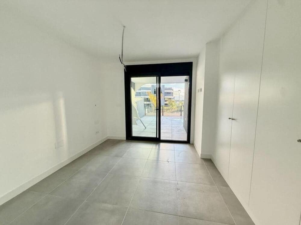 3 quarto Apartamento para arrendar em Estepona com piscina garagem - 2 400 € (Ref: 9590586)