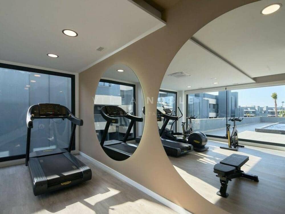 3 quarto Apartamento para arrendar em Estepona com piscina garagem - 2 400 € (Ref: 9590586)