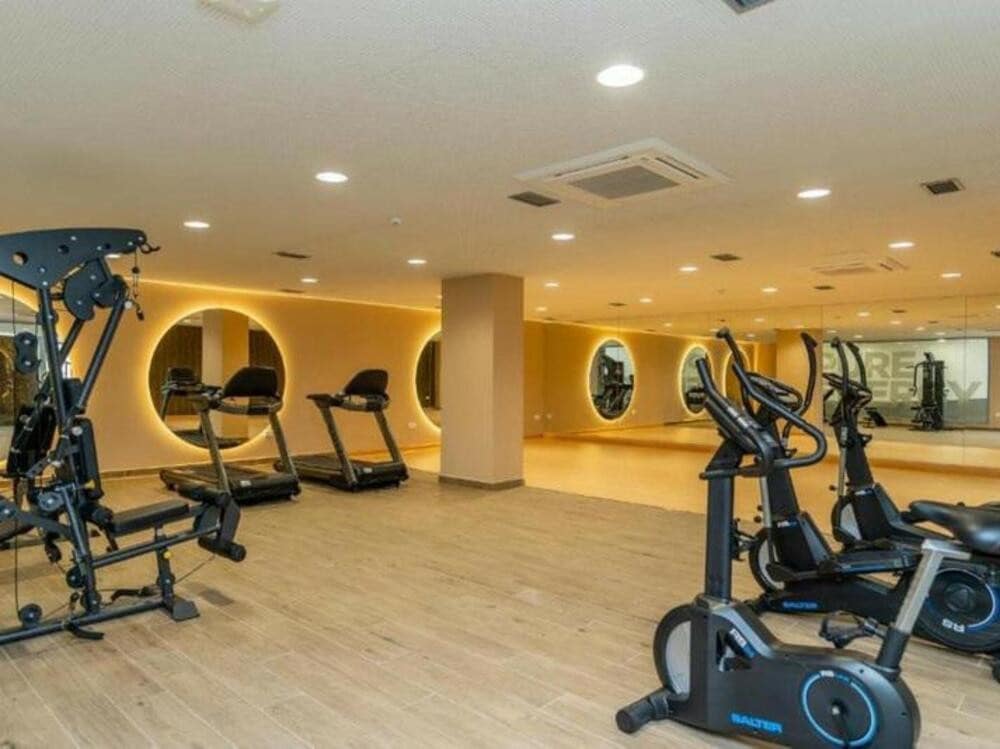 3 quarto Apartamento para arrendar em Estepona com piscina garagem - 2 400 € (Ref: 9590586)