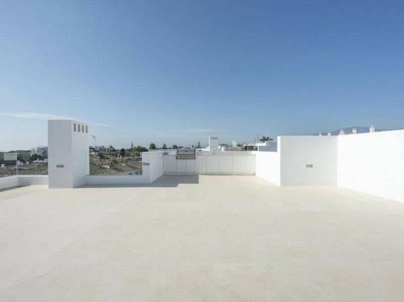 Villa/Maison de 6 chambres à louer à El Paraiso avec piscine garage - 14 850 € (Ref: 9590587)