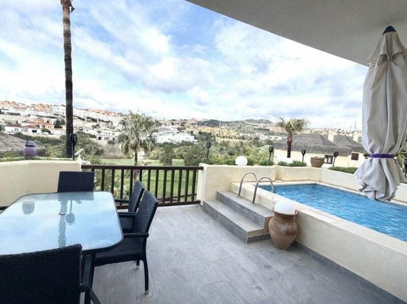 3 soverom Villa til salgs i Riviera del Sol med svømmebasseng garasje - € 595 000 (Ref: 9590588)