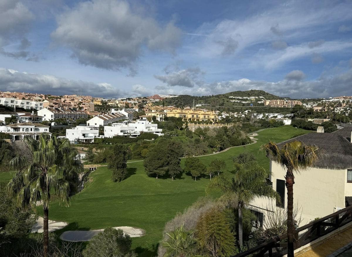 3 soverom Villa til salgs i Riviera del Sol med svømmebasseng garasje - € 595 000 (Ref: 9590588)