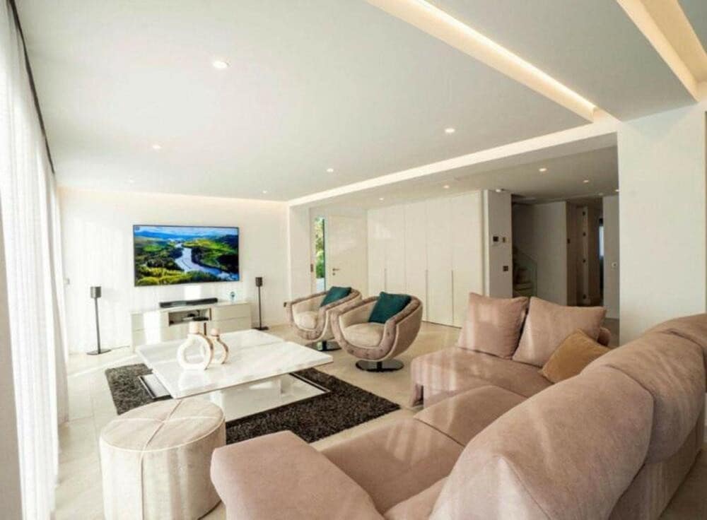 Villa/Maison de 5 chambres à louer à Nueva Andalucia avec piscine garage - 14 000 € (Ref: 9594482)