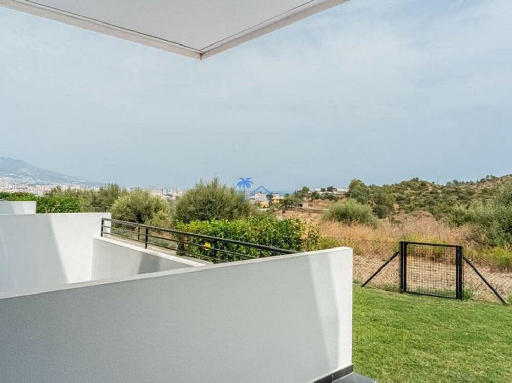3 sypialnia Apartament na sprzedaż w Mijas Costa z basenem garażem - 419 000 € (Ref: 9594485)
