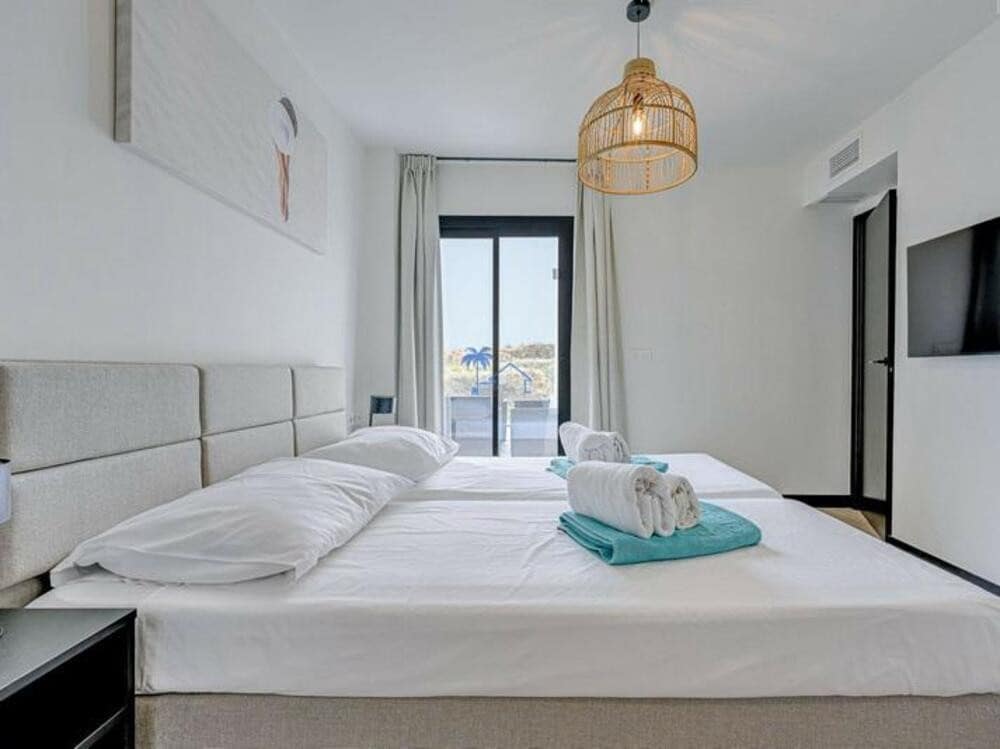 3 sypialnia Apartament na sprzedaż w Mijas Costa z basenem garażem - 419 000 € (Ref: 9594485)