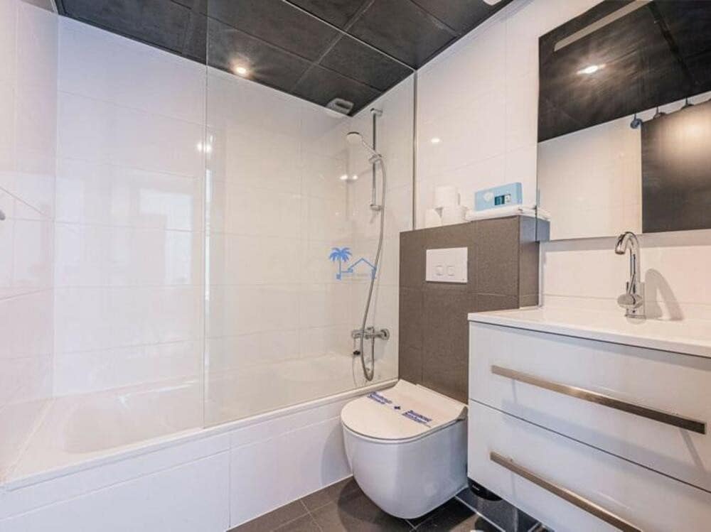 3 sypialnia Apartament na sprzedaż w Mijas Costa z basenem garażem - 419 000 € (Ref: 9594485)