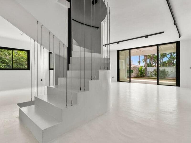 5 Zimmer Villa zu verkaufen in Estepona mit Pool Garage - 1.495.000 € (Ref: 9594486)