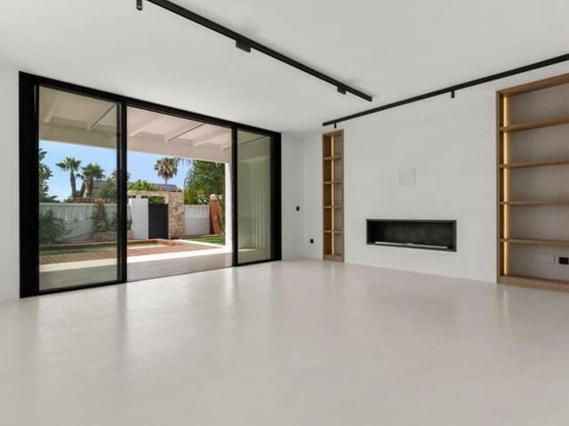 5 Zimmer Villa zu verkaufen in Villacana - Costalita - Saladillo, Estepona mit Pool Garage - 1.495.000 € (Ref: 9594486)