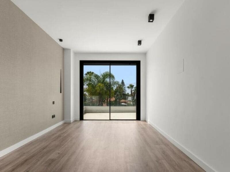 5 Zimmer Villa zu verkaufen in Estepona mit Pool Garage - 1.495.000 € (Ref: 9594486)