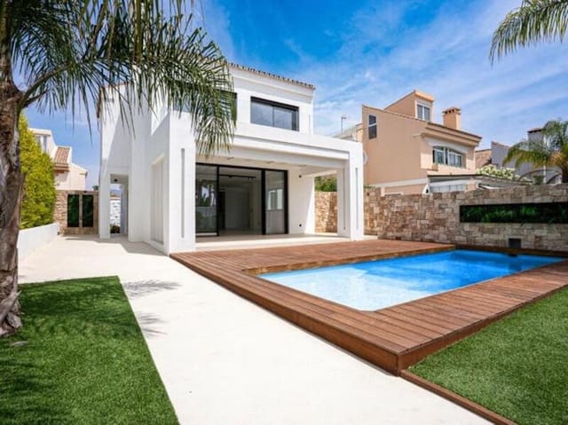 5 Zimmer Villa zu verkaufen in Villacana - Costalita - Saladillo, Estepona mit Pool Garage - 1.495.000 € (Ref: 9594486)