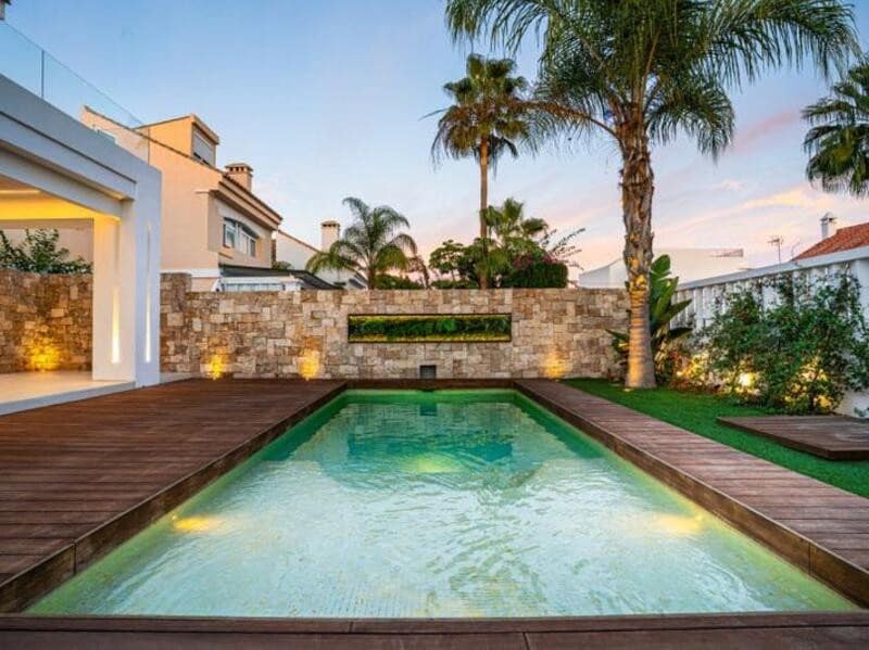 5 Zimmer Villa zu verkaufen in Estepona mit Pool Garage - 1.495.000 € (Ref: 9594486)