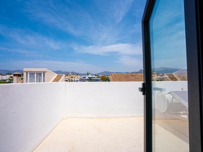 5 Zimmer Villa zu verkaufen in Estepona mit Pool Garage - 1.495.000 € (Ref: 9594486)