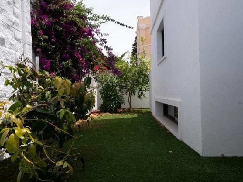 5 Zimmer Villa zu verkaufen in Estepona mit Pool Garage - 1.495.000 € (Ref: 9594486)