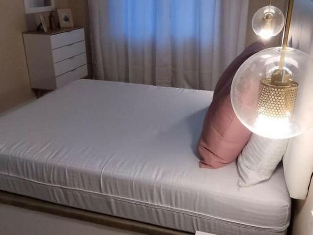 1 soveværelse Lejlighed til leje i Las Brisas, Marbella med garage - € 1.700 (Ref: 9603710)