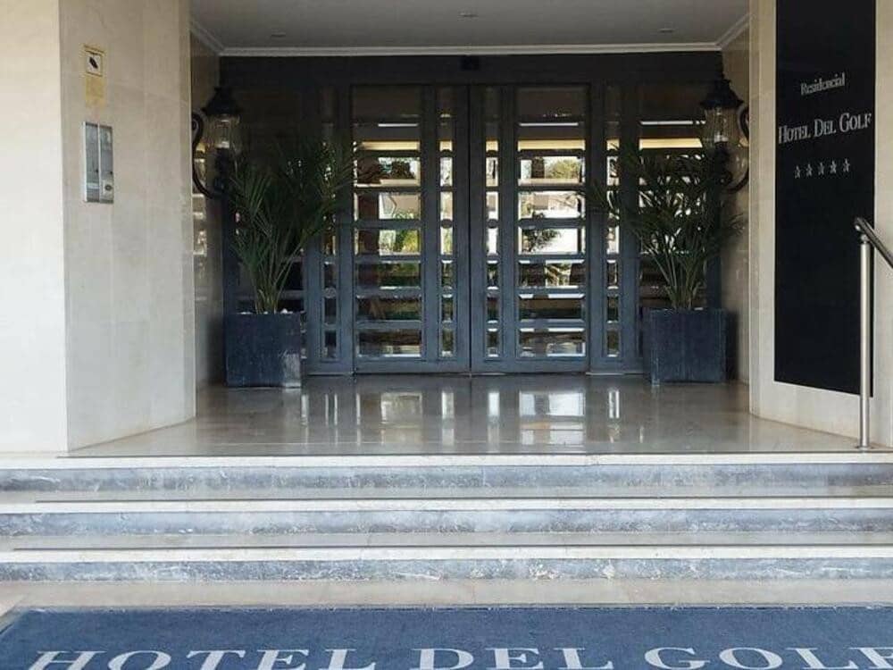 1 soveværelse Lejlighed til leje i Marbella med garage - € 1.700 (Ref: 9603710)