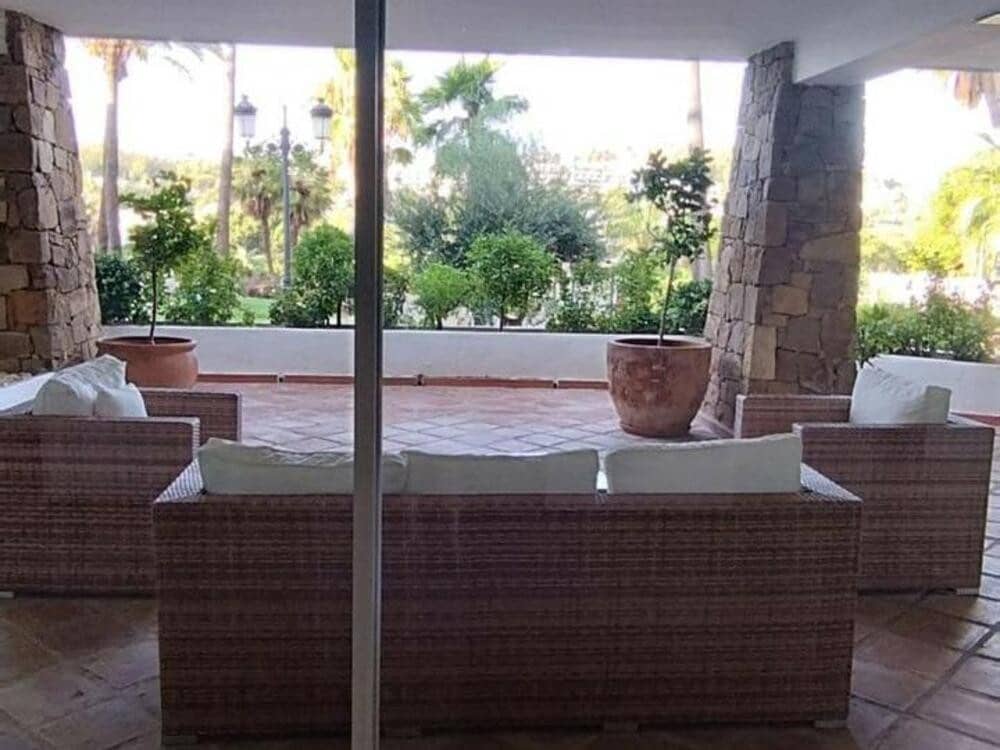 1 soveværelse Lejlighed til leje i Marbella med garage - € 1.700 (Ref: 9603710)