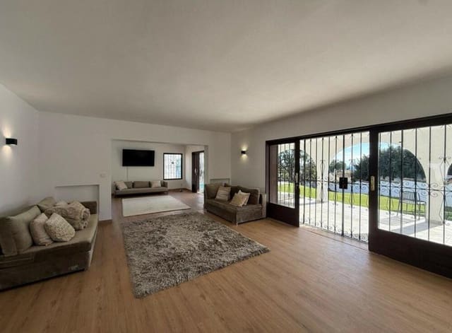 4 makuuhuone Huvila vuokrattavana paikassa La Carolina - Guadalpín, Marbella mukana uima-altaan 
autotalli - 7 500 € (Ref: 9603711)