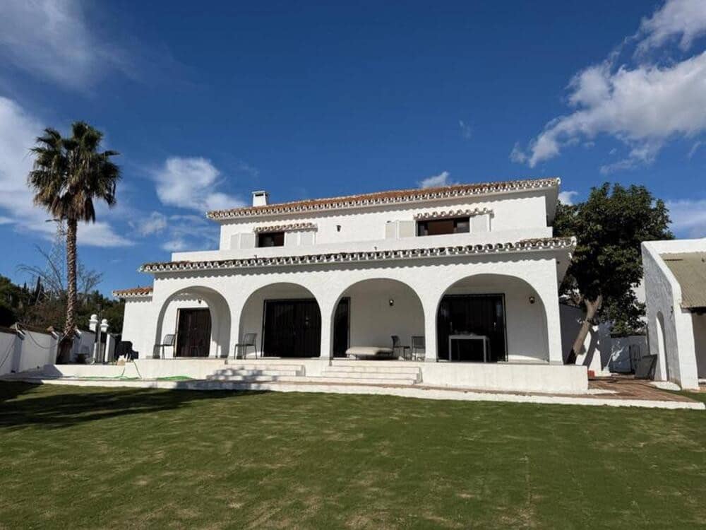 4 makuuhuone Huvila vuokrattavana paikassa Marbella mukana uima-altaan 
autotalli - 7 500 € (Ref: 9603711)