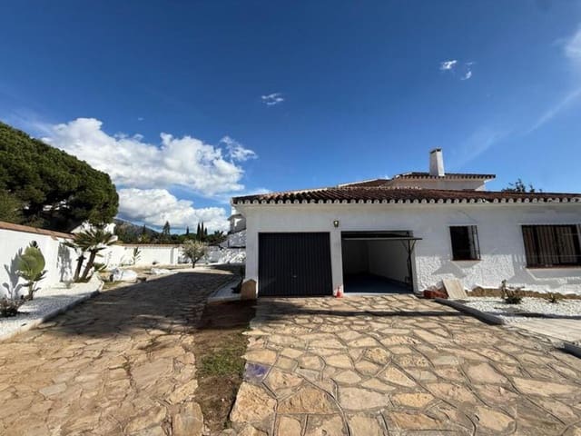 4 makuuhuone Huvila vuokrattavana paikassa La Carolina - Guadalpín, Marbella mukana uima-altaan 
autotalli - 7 500 € (Ref: 9603711)