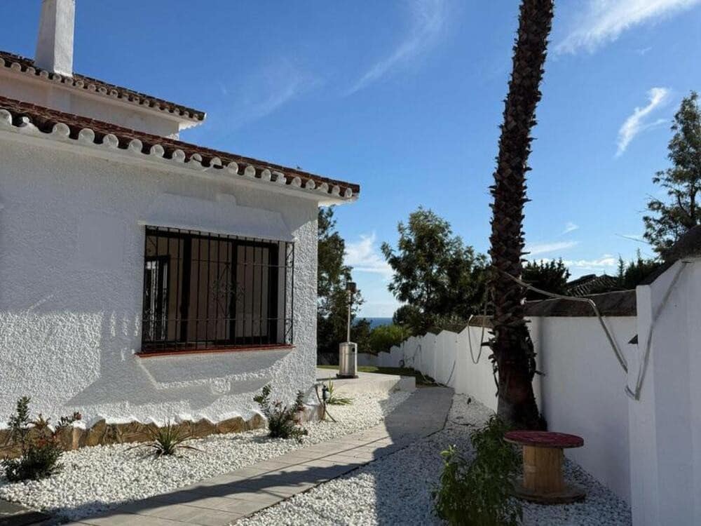 4 makuuhuone Huvila vuokrattavana paikassa Marbella mukana uima-altaan 
autotalli - 7 500 € (Ref: 9603711)